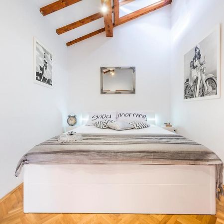 Beach Lapad Apartment Villa Tolja ドゥブロブニク エクステリア 写真
