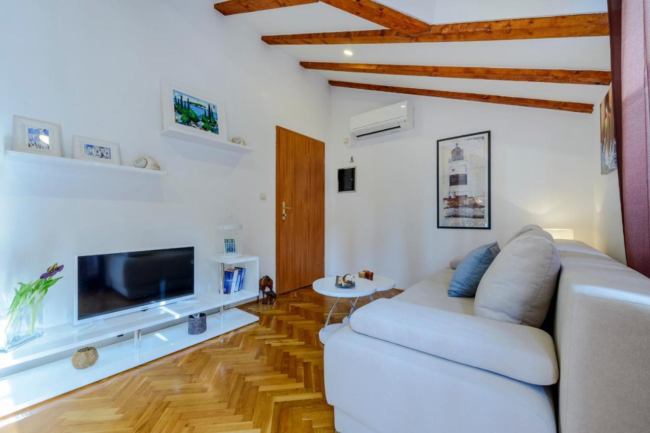 Beach Lapad Apartment Villa Tolja ドゥブロブニク エクステリア 写真