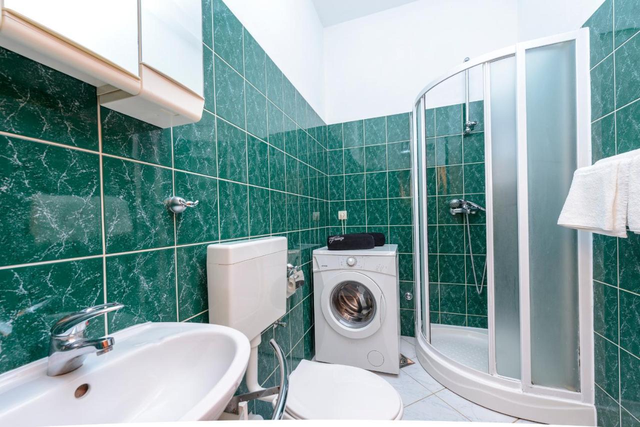 Beach Lapad Apartment Villa Tolja ドゥブロブニク エクステリア 写真